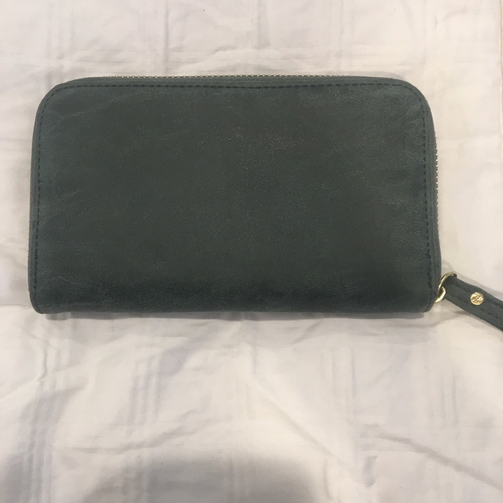 Green Textured Wallet - Picture 3 of 5